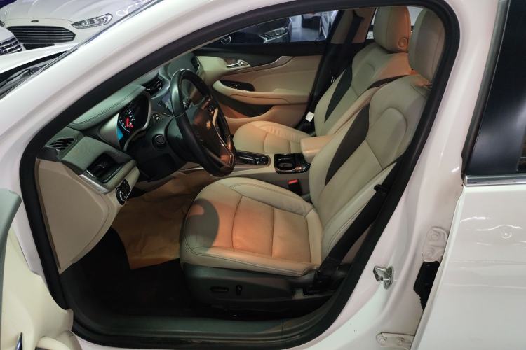 Used Chevrolet Malibu 2017 1.5T Automatic Luxury Edition Left Front Seat