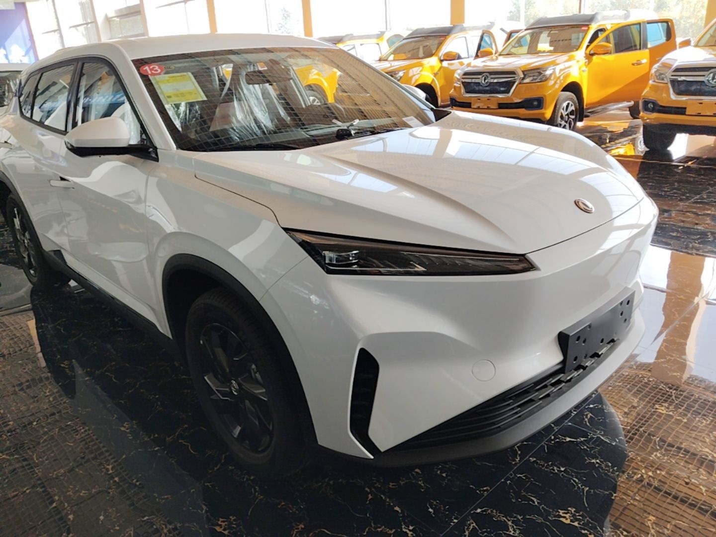 Dongfeng Aeolus SKY EV01 2025 530 km AIR Elite Edition — снимка 3