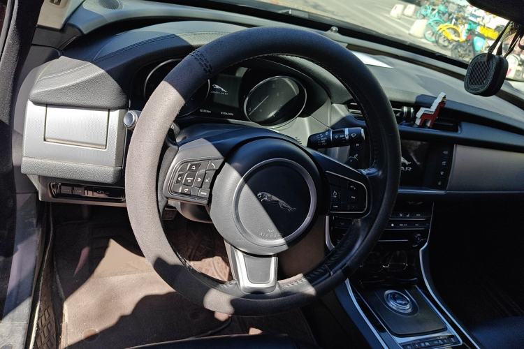 Used Jaguar XFL 2017 XFL 2.0T 200PS Windflower Edition