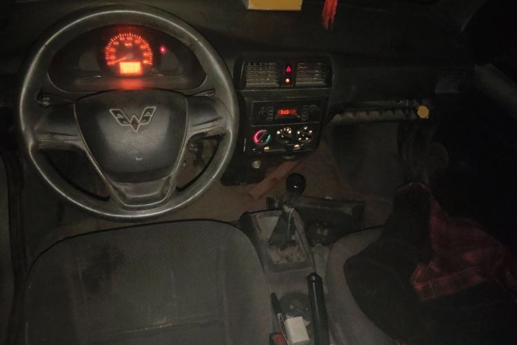 Used Wuling Rongguang 2011 1.2L Base Version
