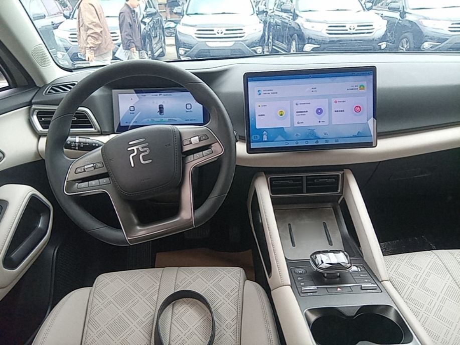 BYD Yuan UP 2024 401KM Leading Edition — снимка 13