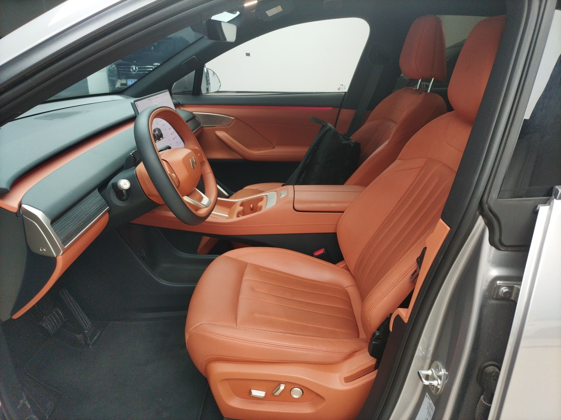 Переднее сиденье в автомобиле