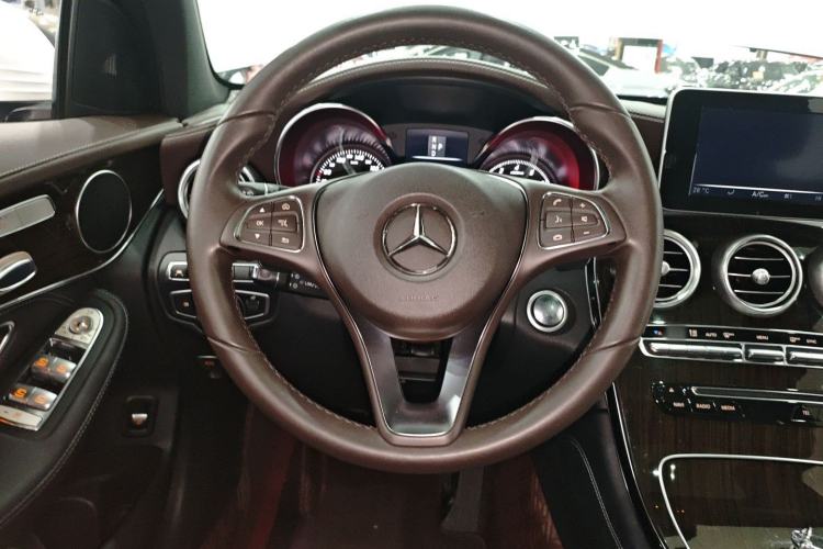 Used Mercedes-Benz GLC 2017 GLC 260 4MATIC Luxury Model