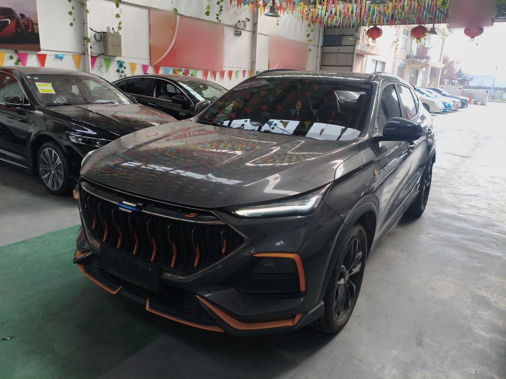 Под передней частью автомобиля