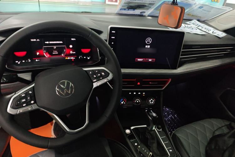 Used Volkswagen Sagitar 2023 300TSI DSG Excellence Edition Center Console