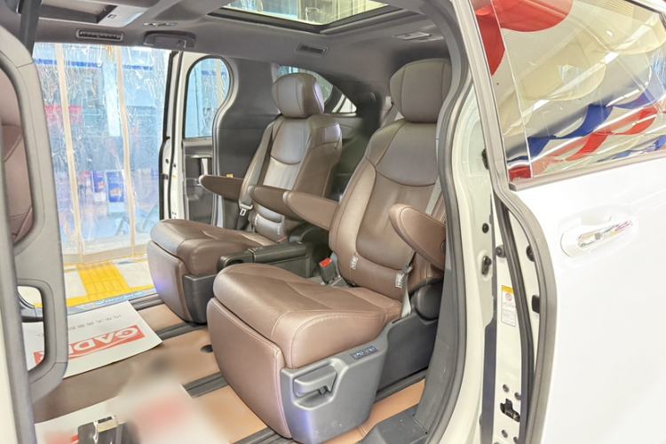 Used Toyota SIENNA 2021 2.5L Hybrid Platinum Edition
