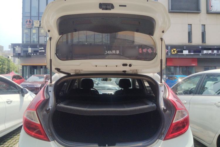 Used Hyundai Verna Ray 2014 1.4L Automatic GLX Trunk