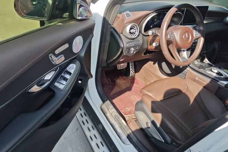 Used Mercedes-Benz GLC 2018 Facelift GLC 260 4MATIC Luxury Edition Driver Seat