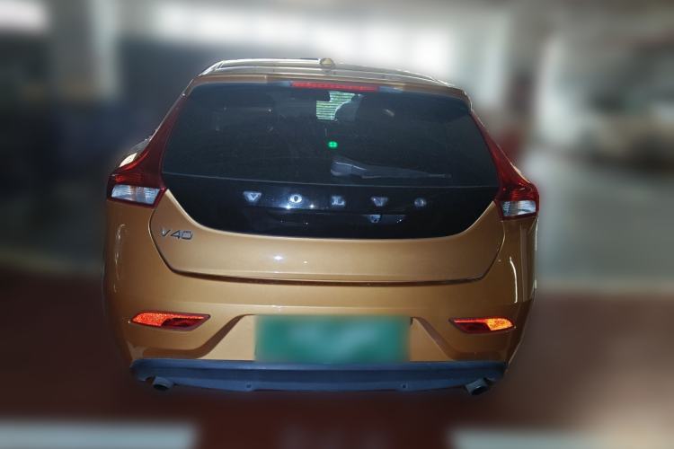 Used Volvo V40 2014 2.0T Zhiya Edition
