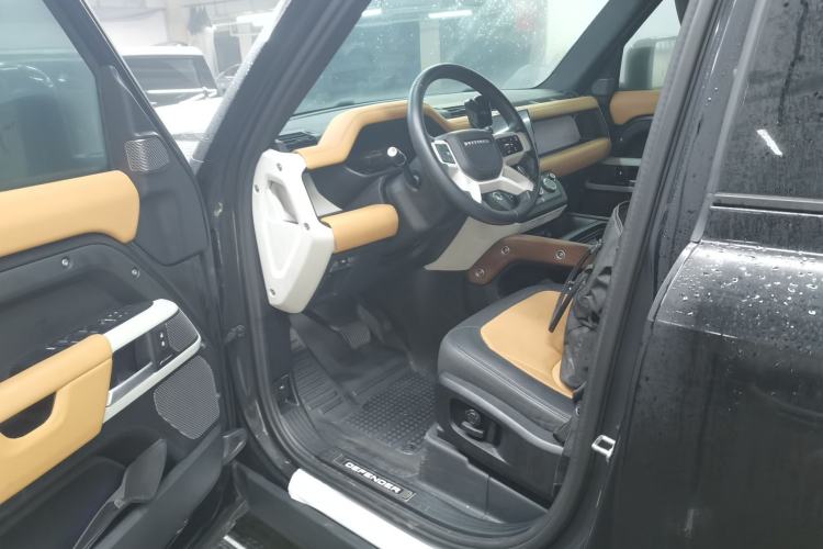 Used Land Rover Defender 2024 110 3.0T P400 X-DYNAMIC HSE Left Front Seat