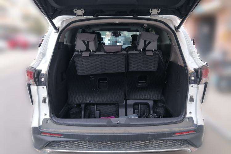 Used Toyota Granvia 2023 2.5L Hybrid Comfort Edition
