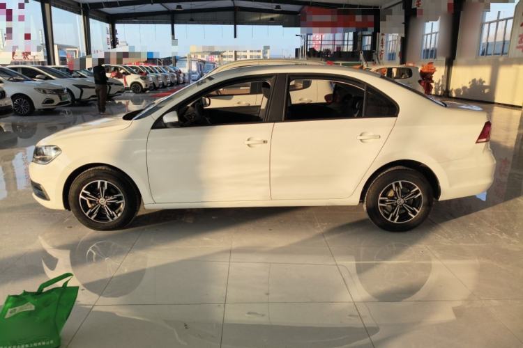 Used Volkswagen Santana 2016 1.6L Manual Fashion Edition Exterior 3