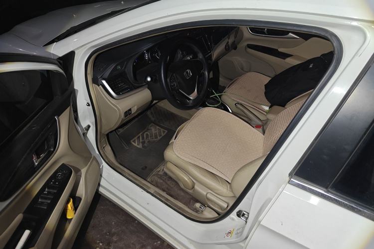 Used Honda Crider 2013 1.8L automatic luxury edition