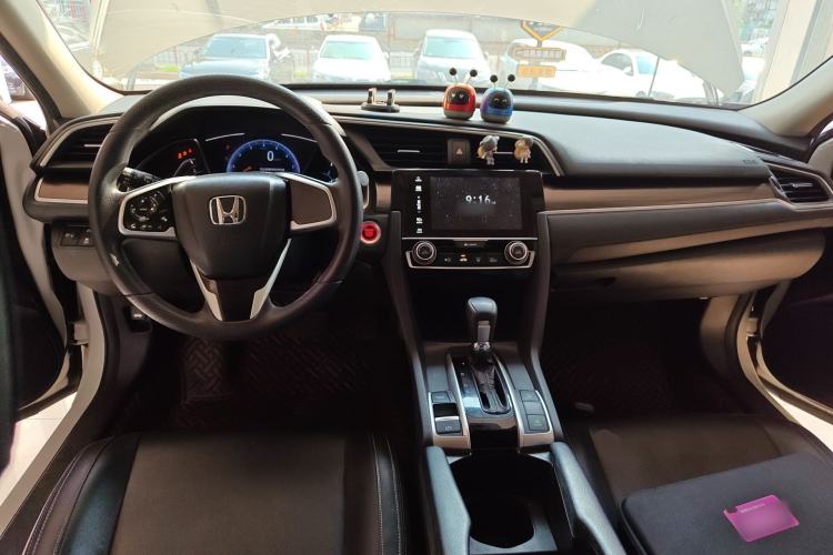 Used Honda Civic 2019 220TURBO CVT Dynamic Edition China VI Center Console
