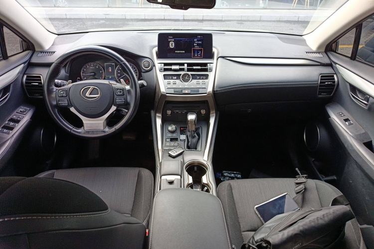 Used Lexus NX 2020 200 Front-Wheel Drive Freeline Edition China VI Standard Center Console