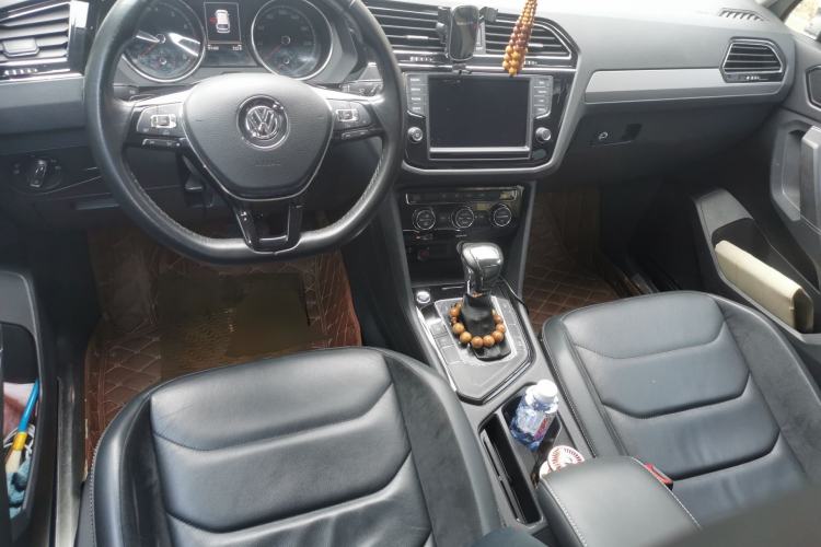 Used Volkswagen Tiguan L 2017 330TSI Automatic Two-Wheel Drive Comfort Edition Center Console