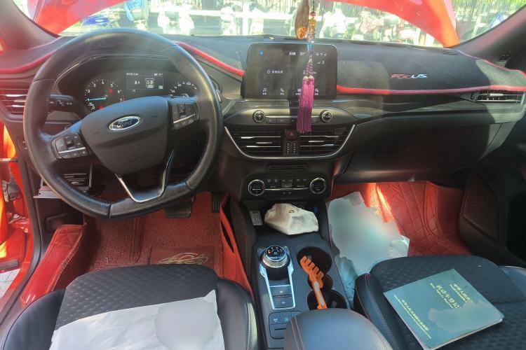 Used Ford Focus 2020 Sedan EcoBoost 180 Automatic ST Line Center Console