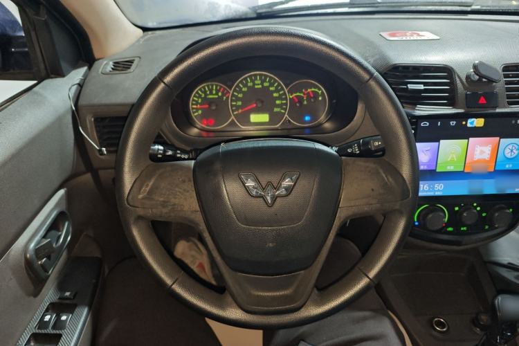 Used Wuling Hongguang 2014 1.5L S Standard Version