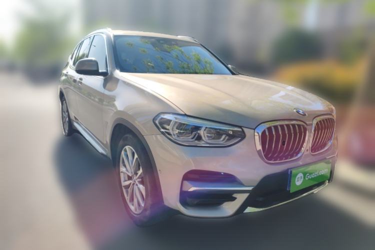 Used BMW X3 2019 xDrive25i Luxury Package Front Right 45 Deg