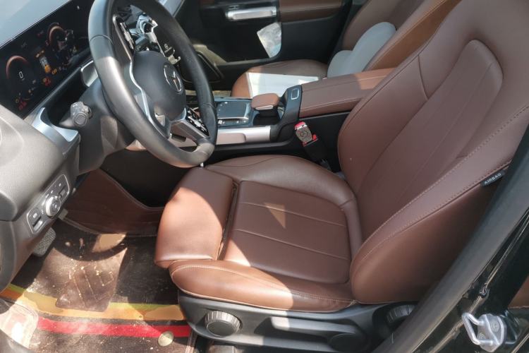 Used Mercedes-Benz GLB 2022 Second Facelift GLB 200 Dynamic Edition Left Front Seat