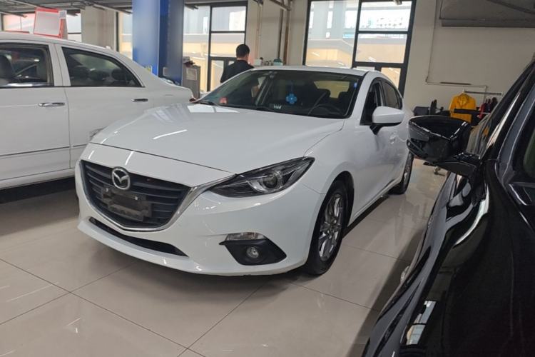 Used Mazda 3 Axela 2016 Sedan 1.5L Manual Luxury Model