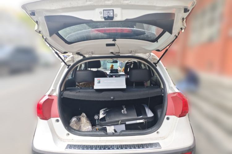 Used Haval H1 2016 Revised Version Blue Badge 1.5L AMT Luxury Edition Trunk