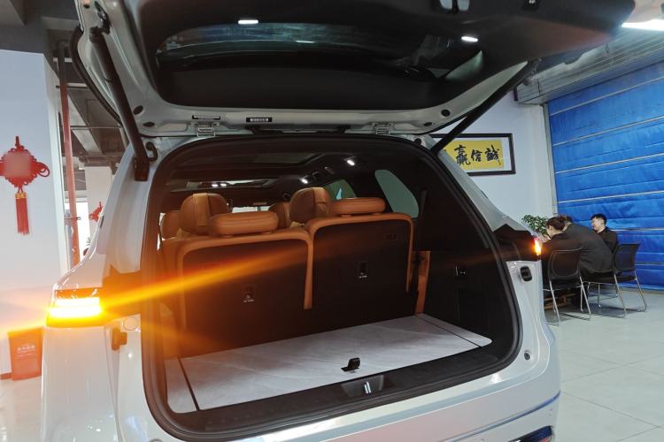 Used Deepal S09 2025 Four-Wheel Drive Ultra+ Custom Edition
