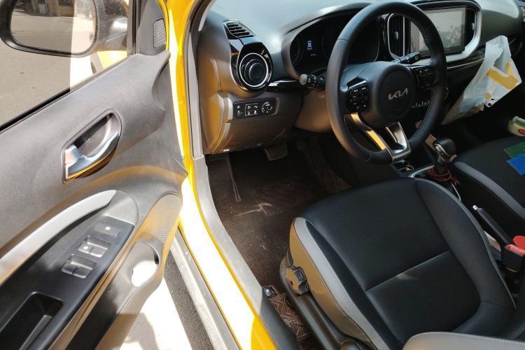 Used Kia kx1 Stonic 2021 1.4L CVT Sunroof Model
