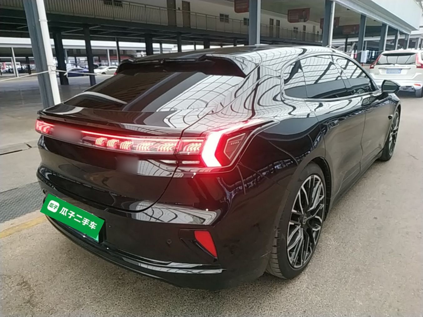 Zeekr 001 2024 YOU Edition 100 kWh All-Wheel Drive — снимка 6