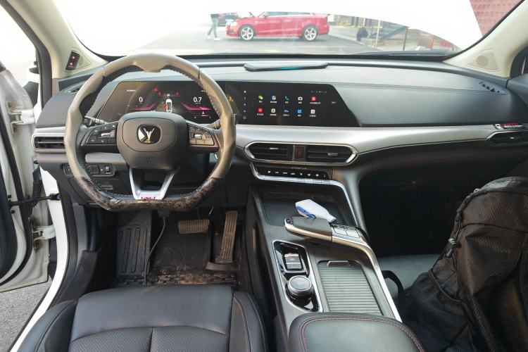 Used CHANGAN UNI-T 2020 1.5T Prestige Version Center Console