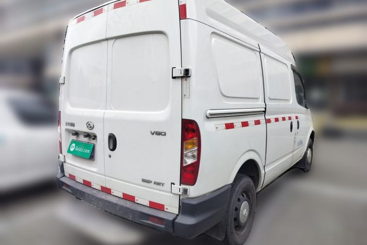 Used SAIC MAXUS Xintu V80 2020 2.5T AMT Classic City Distribution King Short Wheelbase Mid-Roof Design – 2/3 Seats Rear Right 45 Deg