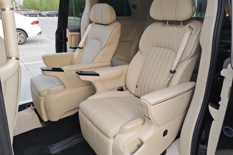 Used VOYAH Dream 2025 PHEV Four-Wheel-Drive Flagship Kunpeng Edition Left Rear Seat