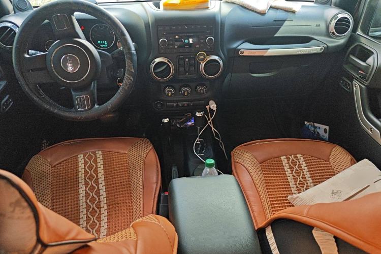 Used Jeep Wrangler 2014 3.0L Sahara Four-Door Edition
