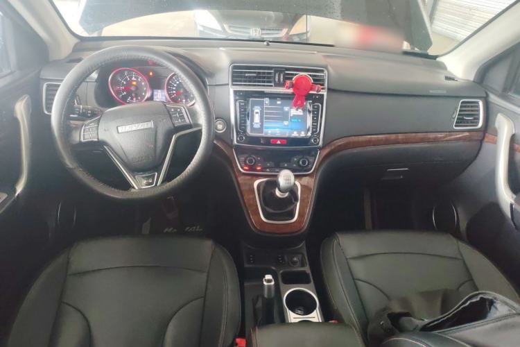 Used Haval H6 2017 Red-Label Sport Edition 1.5T Manual Two-Wheel Drive Elite Model Center Console