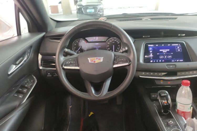 Used Cadillac XT4 2021 28T Two-Wheel Drive Tech Edition Steering Wheel