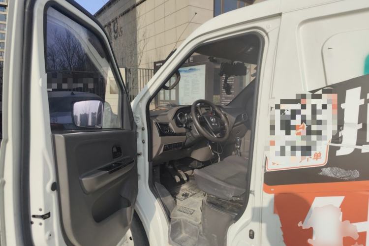 Used Dongfeng Yufeng EM26 2023 Standard Edition 41.472 kWh Henan Lithium Power Driver Seat