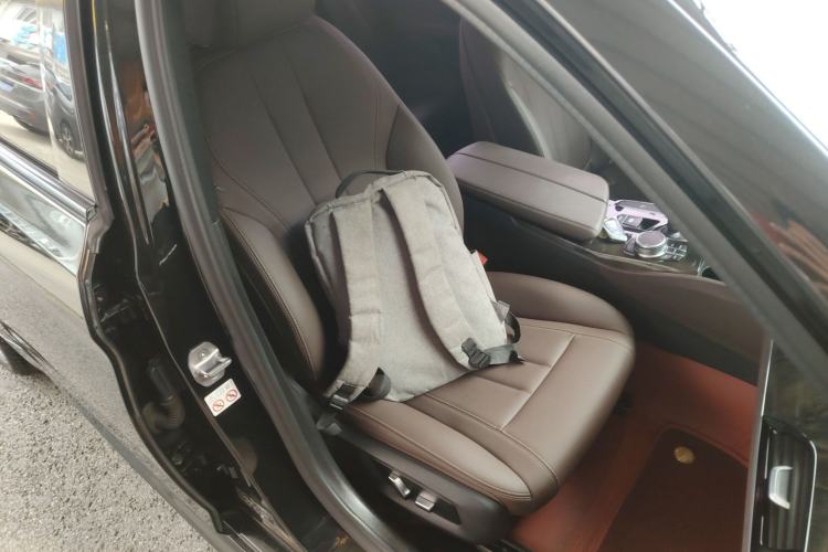 Used BMW 5 Series 2019 525Li M Sport Package Right Front Seat