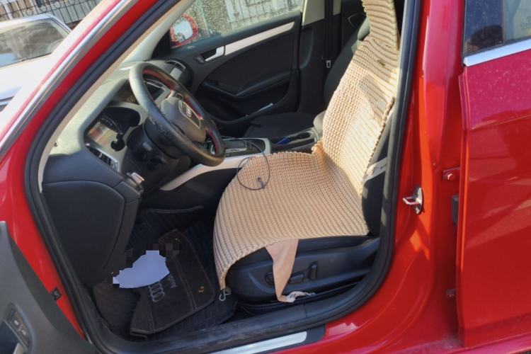 Used Audi A4L 2012 2.0 TFSI automatic standard version
