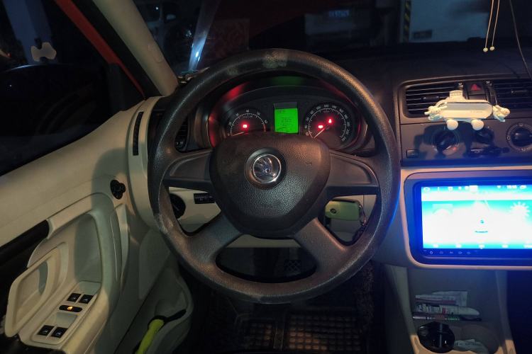 Used Skoda Fabia 2014 1.4L Manual Crystal Edition
