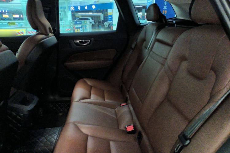 Used Volvo XC60 2019 T5 4x4 Smart Edition China VI Standard