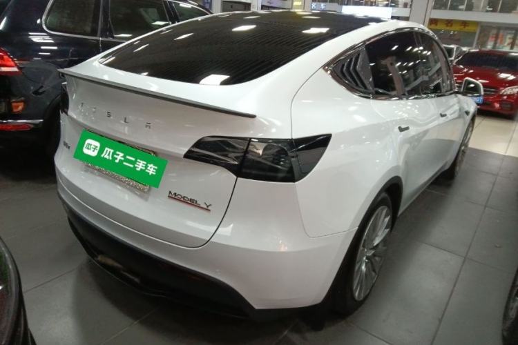 Used Tesla Model Y 2023 Long-Range All-Wheel-Drive Version

