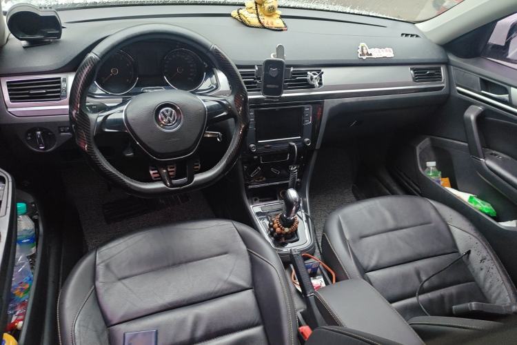 Used Volkswagen Bora 2016 1.6L Automatic Comfort Model Center Console