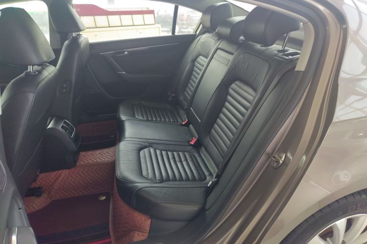 Used Volkswagen Magotan 2013 1.8TSI Luxury Model Left Rear Seat