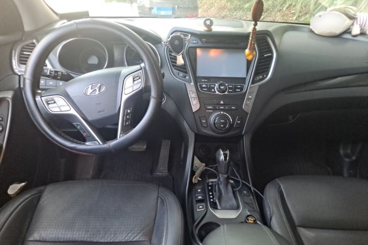 Used Hyundai Santa Fe 2013 Revised Version 2.0T Automatic All-Wheel Drive Prestige Edition