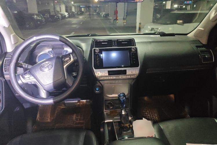 Used Toyota Prado 2018 3.5L Automatic TX-L Center Console