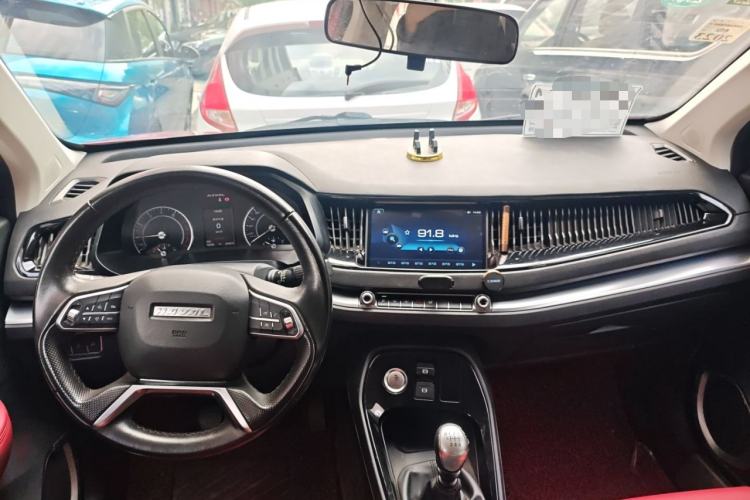 Used Haval H2s 2017 Blue Label 1.5T Manual Elite Model Center Console