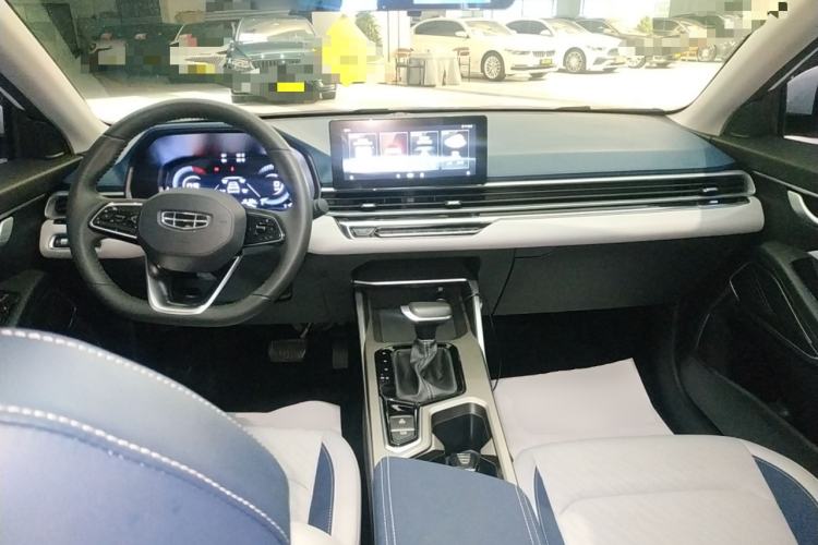 Used Geely Auto Emgrand 2022 4th Generation 1.5L CVT Flagship Model Center Console