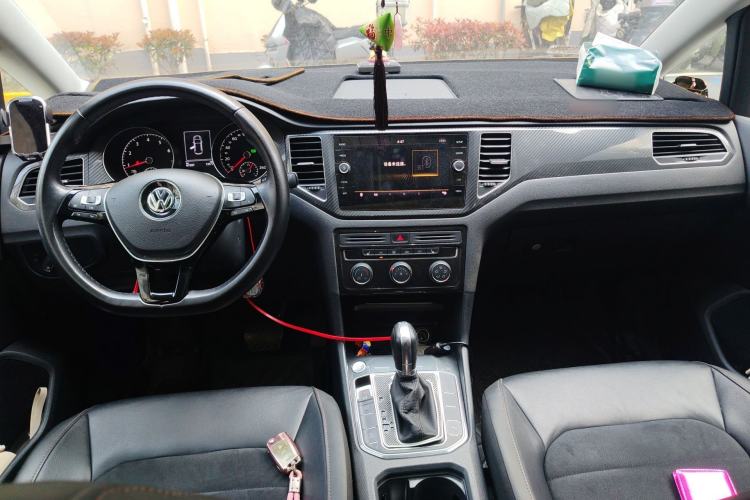 Used Volkswagen Golf Sportsvan 2018 280TSI Automatic Luxury Model Center Console