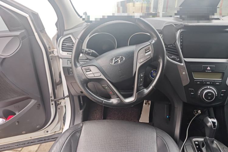 Used Hyundai Santa Fe 2013 2.4L Automatic Two-Wheel Drive Smart Version