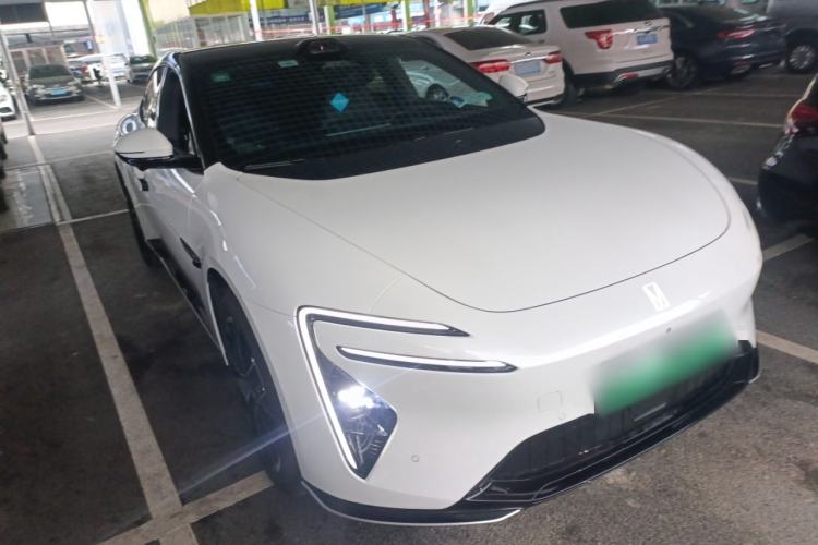 Used Avatr 06 2025 Max All-Electric Version